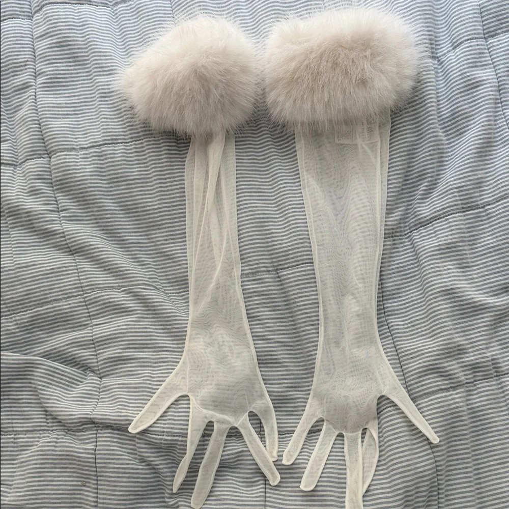 Oh Polly white gloves